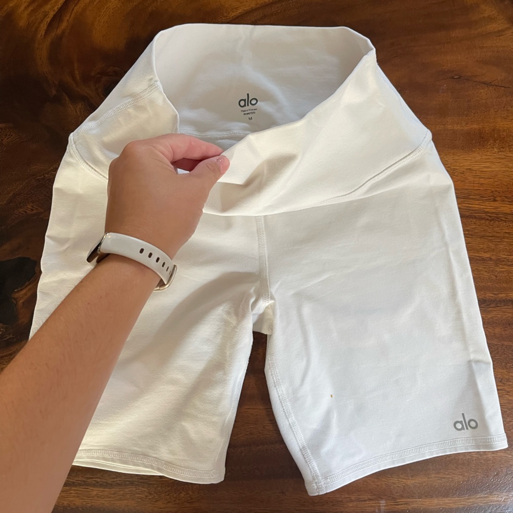 COPY - ALO 7” High Waisted Biker Shorts